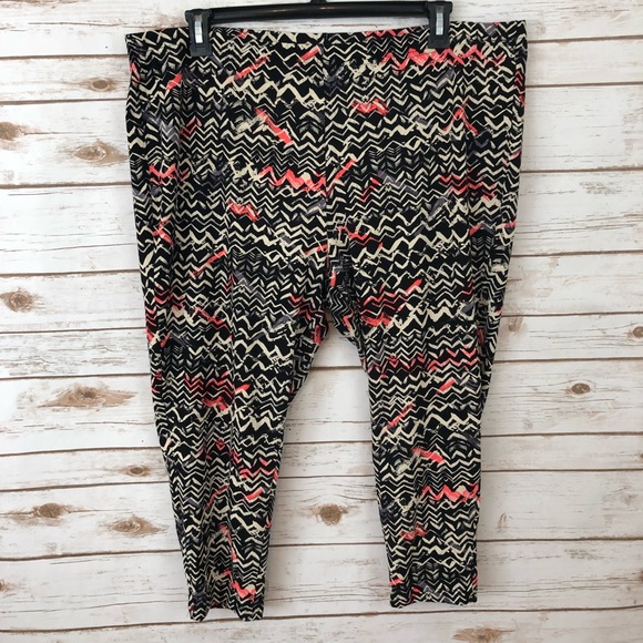 torrid Pants - TORRID Abstract Crop/Ankle Leggings